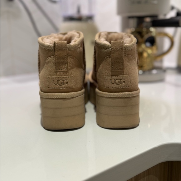 Ugg Ultra Mini Platform Sand Size 5 - Picture 2 of 8